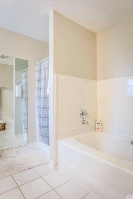 Life'S A Breeze - Updated 3Br 5Min To Pcola Beach Gulf Breeze Exterior photo