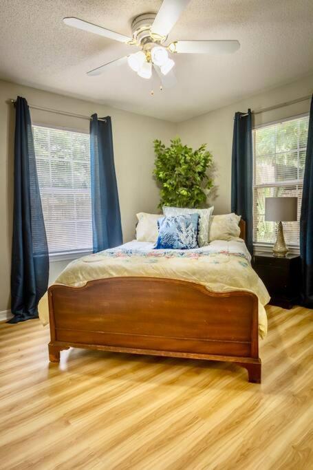 Life'S A Breeze - Updated 3Br 5Min To Pcola Beach Gulf Breeze Exterior photo