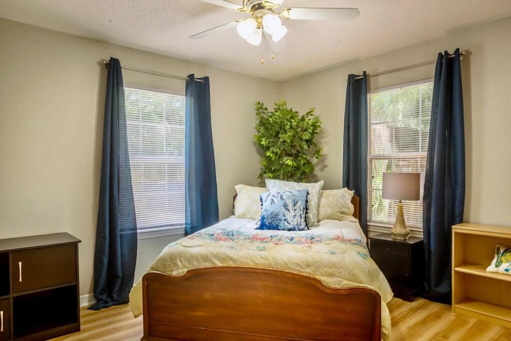 Life'S A Breeze - Updated 3Br 5Min To Pcola Beach Gulf Breeze Exterior photo